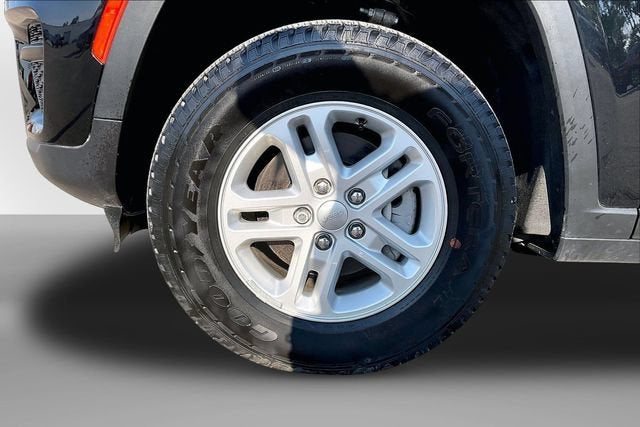 2024 Jeep Grand Cherokee Laredo 4x4