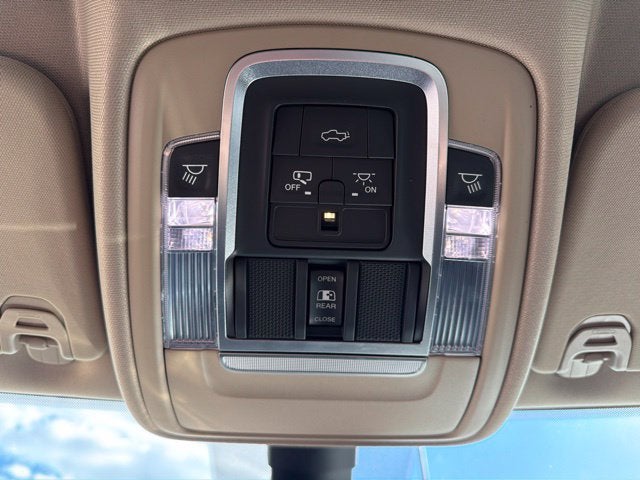 2019 RAM 1500 Laramie Quad Cab 4x4 6'4" Box
