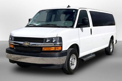 2023 Chevrolet Express Passenger 3500 1LT