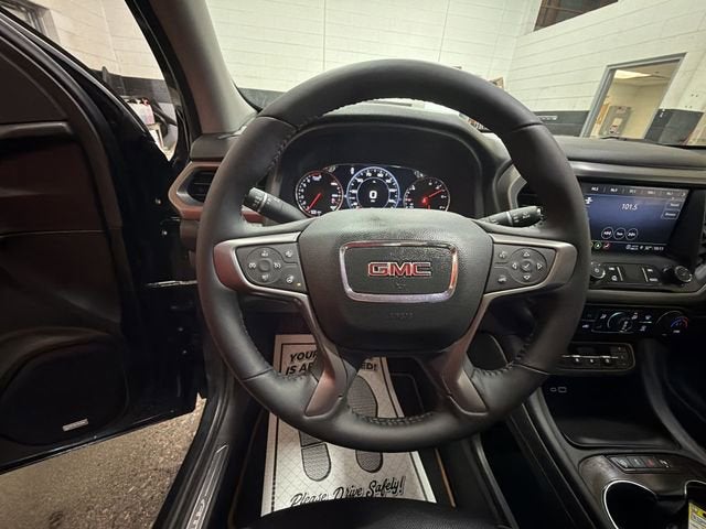 2022 GMC Acadia AT4
