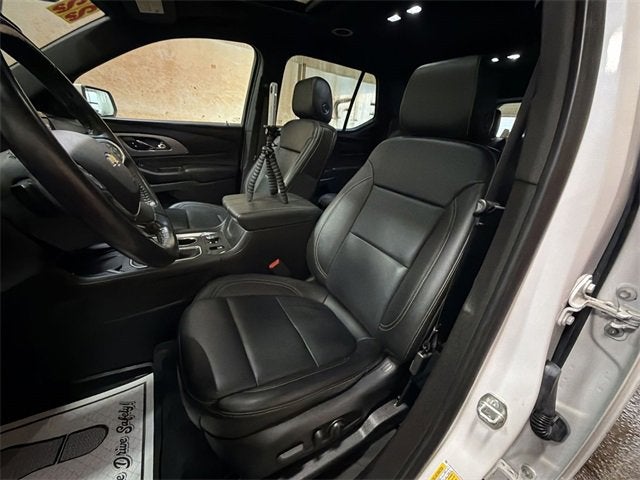 2022 Chevrolet Traverse LT Leather