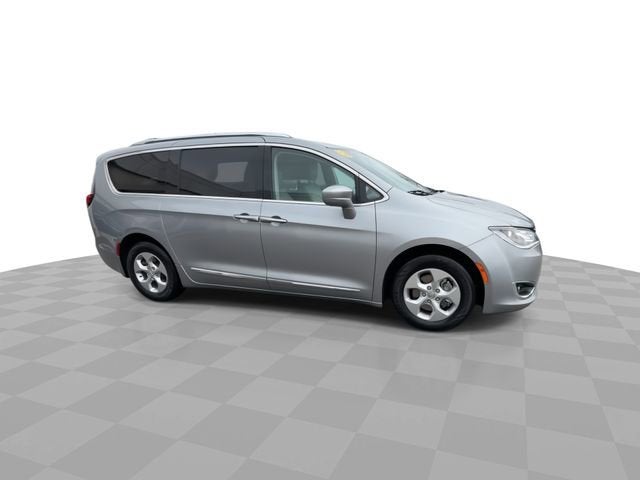 2018 Chrysler Pacifica Hybrid Touring L