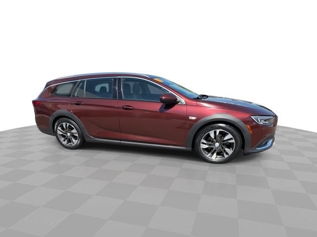 2019 Buick Regal TourX Essence