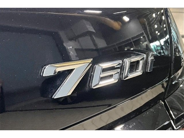 2025 BMW 7 Series 760i xDrive M Sport Professional