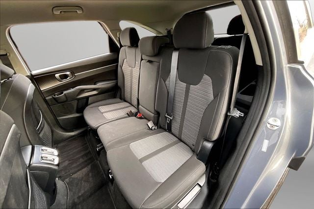 2022 Kia Sorento LX