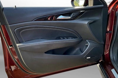2019 Buick Regal TourX Essence