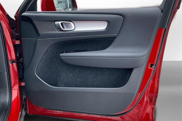 2021 Volvo XC40 Momentum