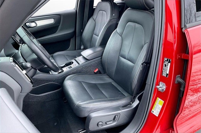 2021 Volvo XC40 Momentum