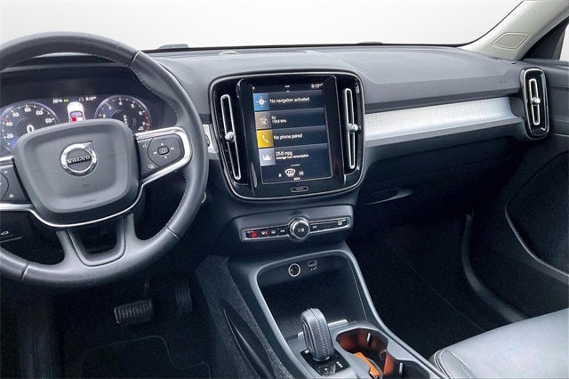 2021 Volvo XC40 Momentum