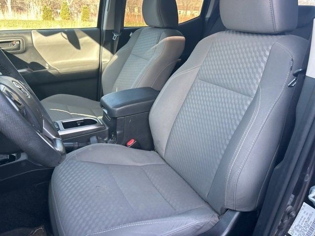 2022 Toyota TACOMA SR5 SR5 V6