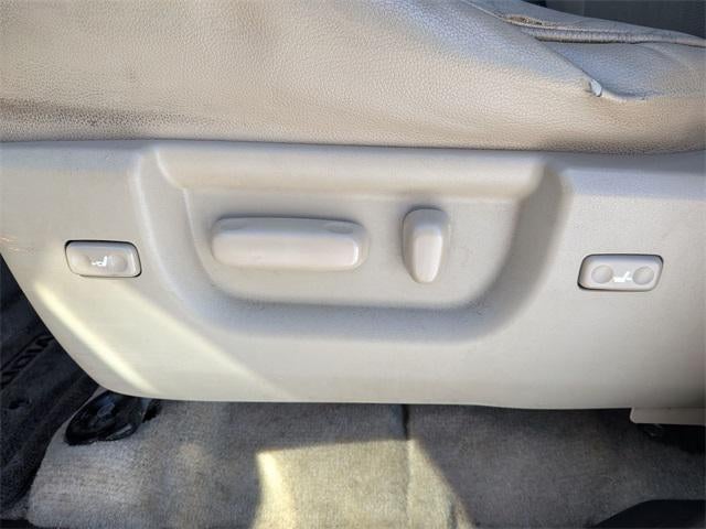 2011 Toyota SEQUOIA Platinum