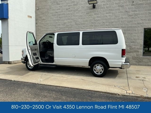 2010 Ford E-350SD XLT