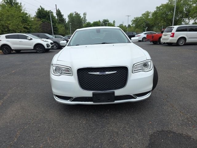 2019 Chrysler 300 Touring