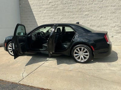 2017 Chrysler 300 Limited