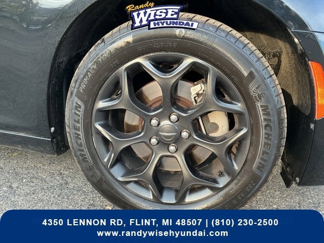 2019 Chrysler 300 S