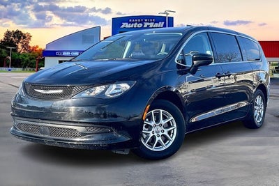 2024 Chrysler Voyager LX