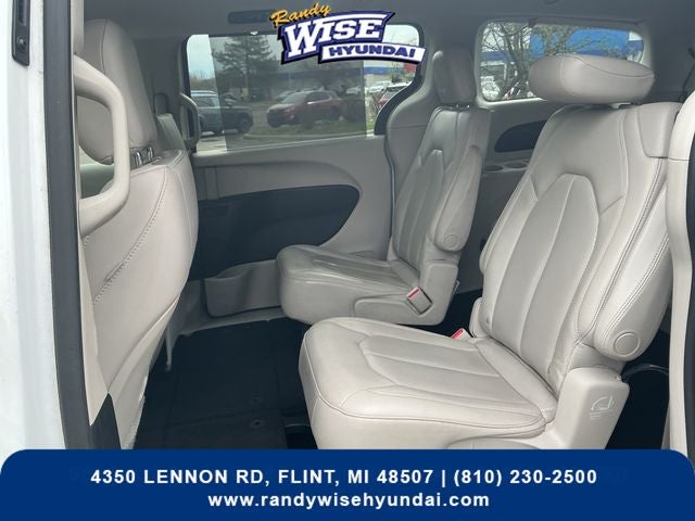 2021 Chrysler Voyager LXI