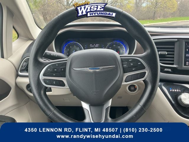 2021 Chrysler Voyager LXI