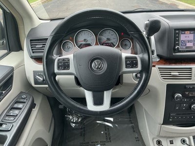 2014 Volkswagen Routan SEL Premium