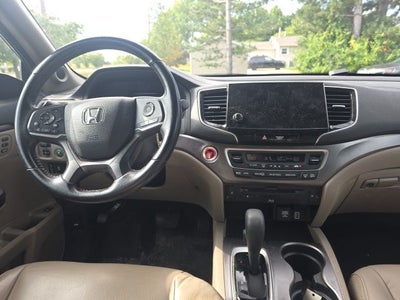 2019 Honda Pilot EX-L w/Navigation and Rear Entertainment System