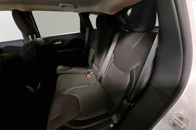 2016 Jeep Cherokee Altitude