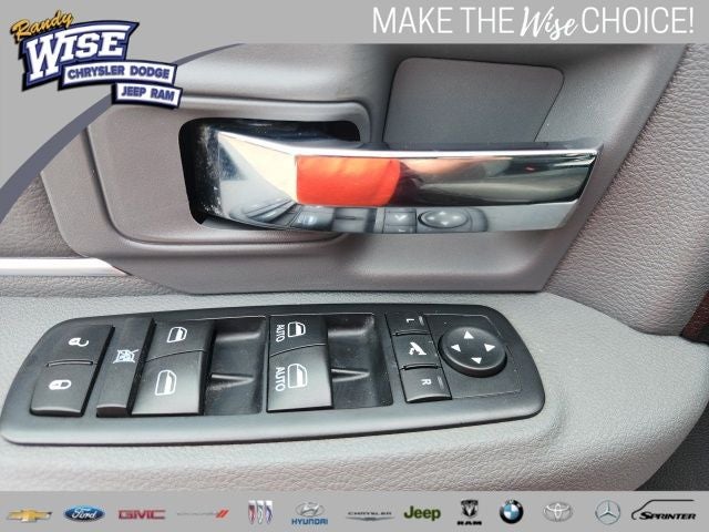 2017 RAM 1500 SLT
