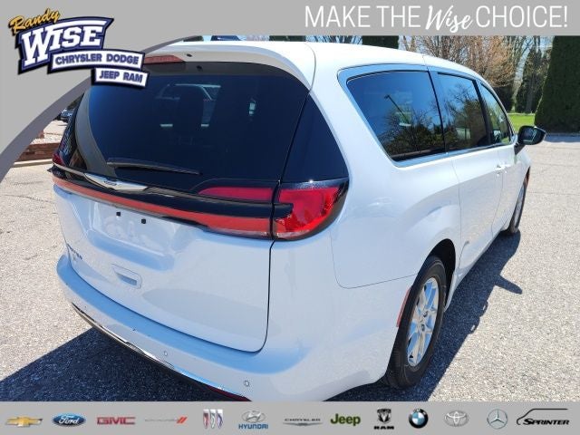 2024 Chrysler Pacifica Touring L