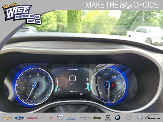 2023 Chrysler Pacifica Touring L