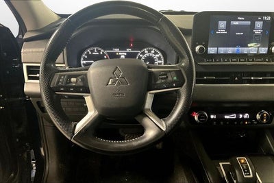 2022 Mitsubishi Outlander SE